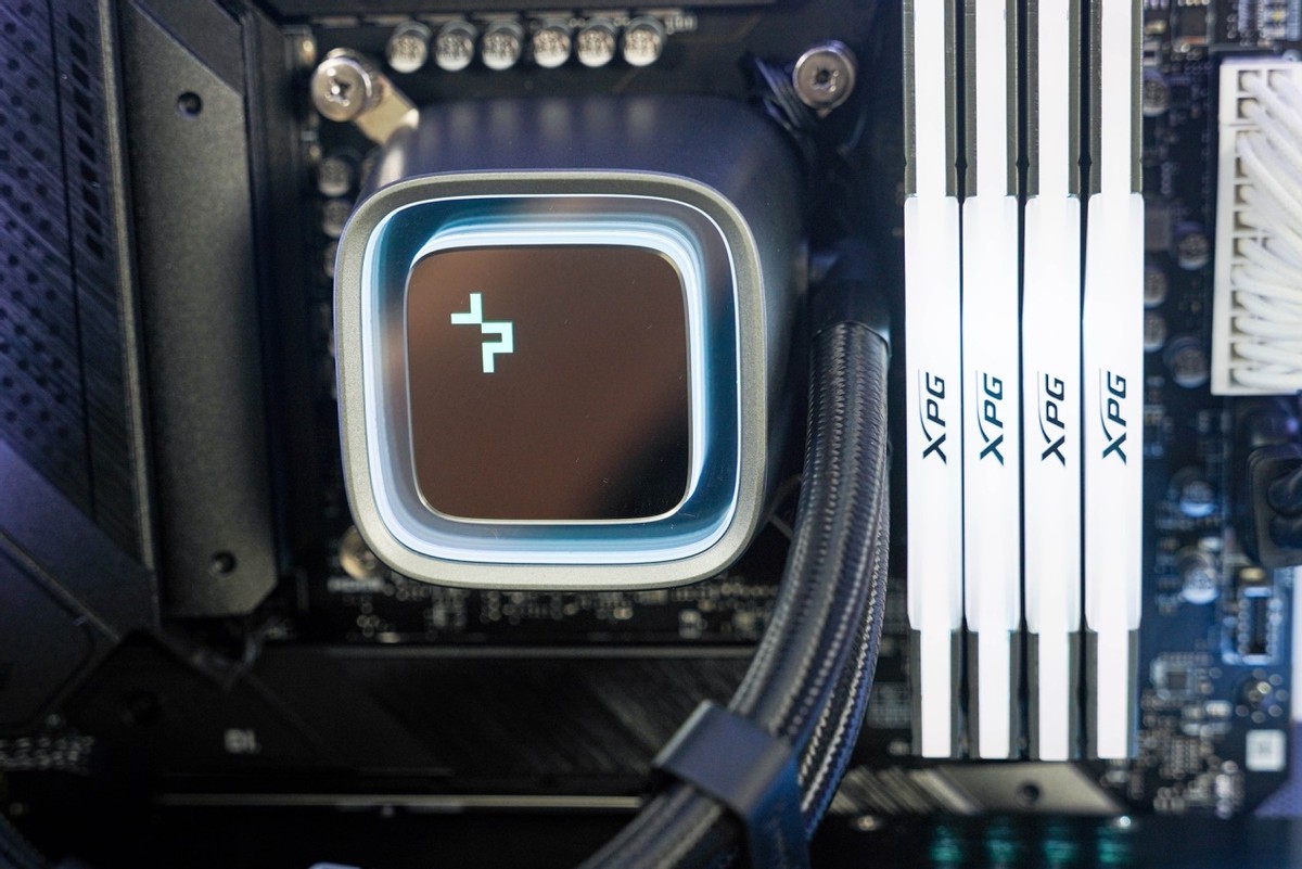 九州风神冰堡垒360青春版水冷测评,九州风神堡垒240rgbv2水冷散热器