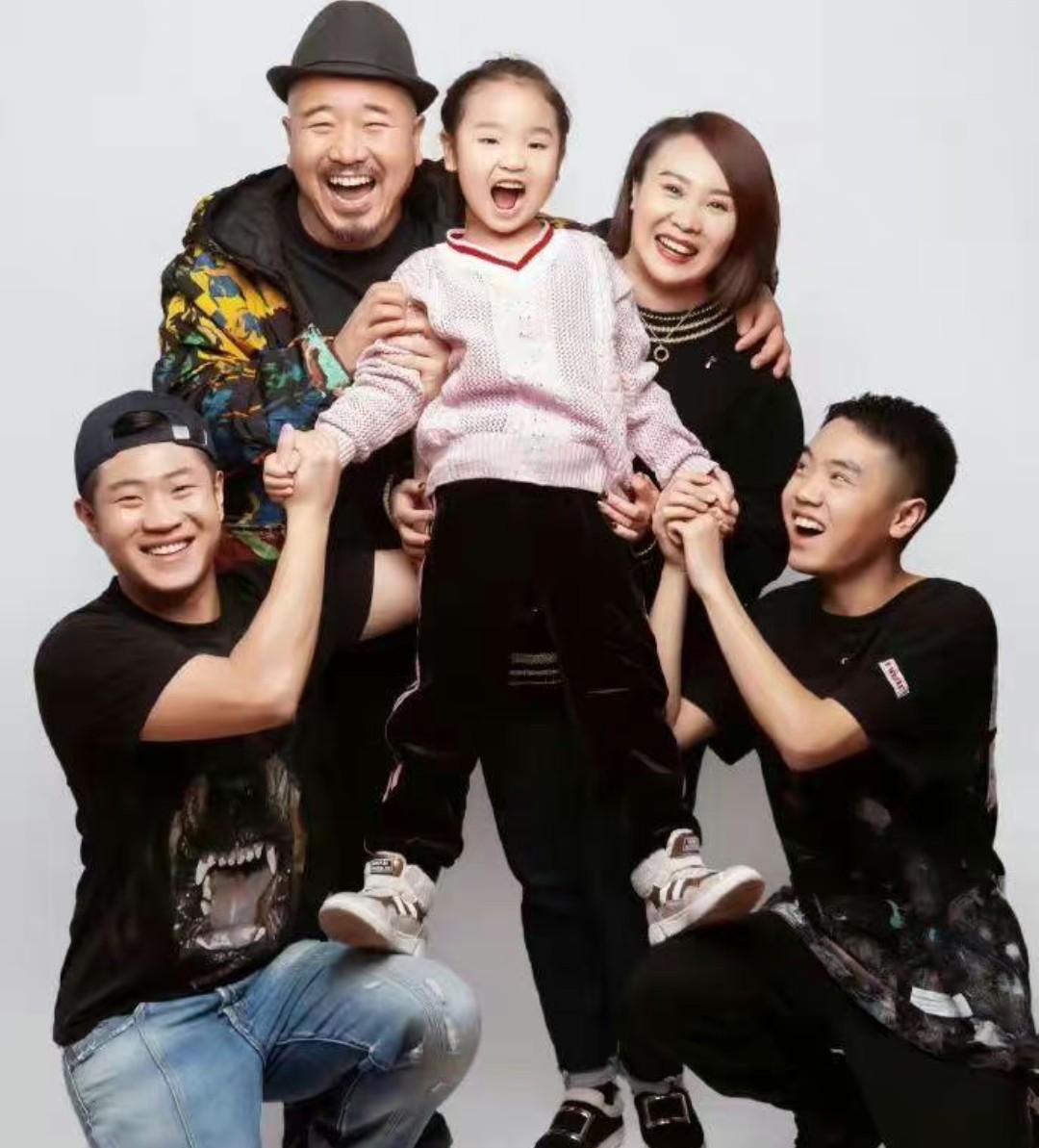 王小利儿子婚礼为何火遍全网,王小利儿子婚礼开销被曝