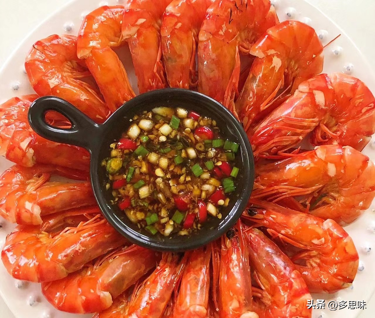 解冻大虾怎么煮最鲜最好吃,解冻大虾用凉水缓还是自然缓