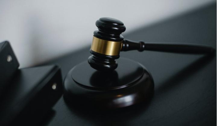 法律规定长期租赁合同最长多少年,租赁合同未到期单方解除如何报案