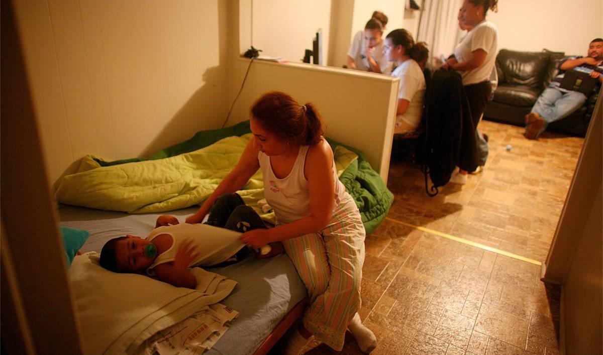 小姨子太调皮捣乱,老婆出差不在家自己在家好无聊