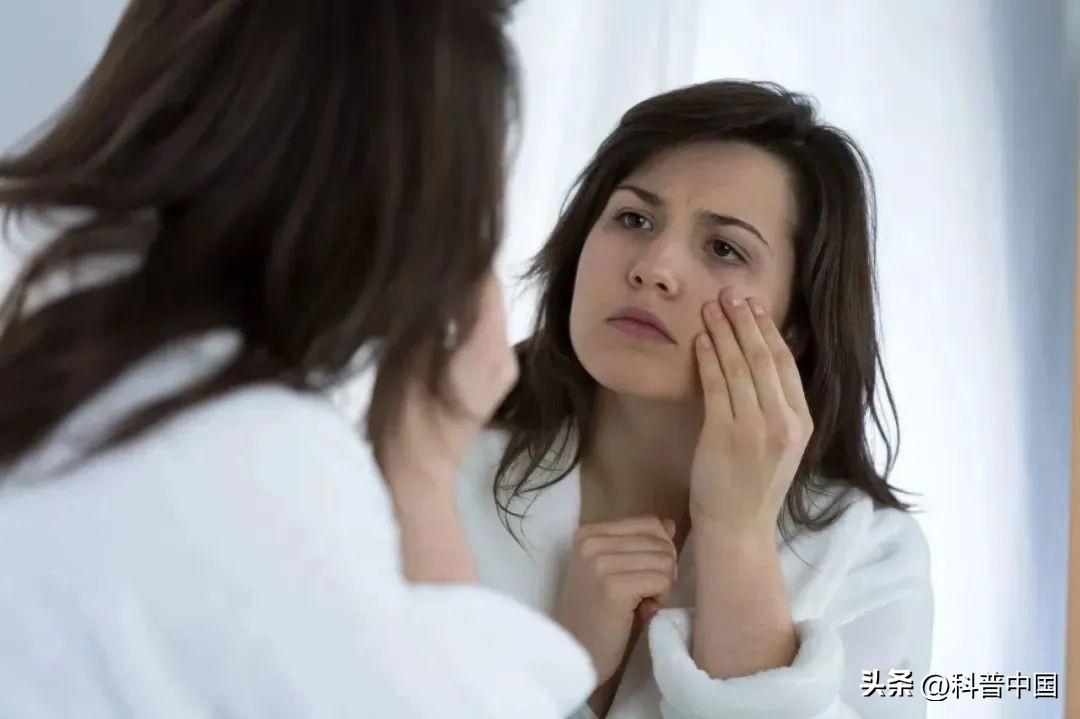 为什么年轻的时候显老,年轻时显老老了时会显年轻吗