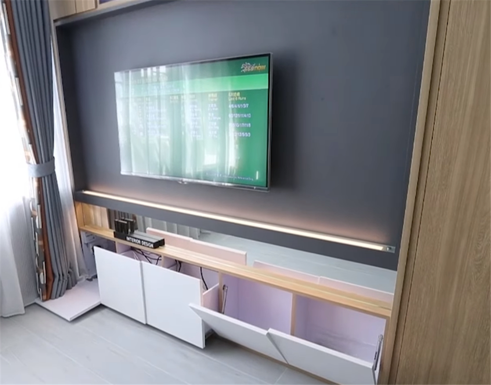 香港一对年轻情侣买房,香港90后夫妻买下35平米小家