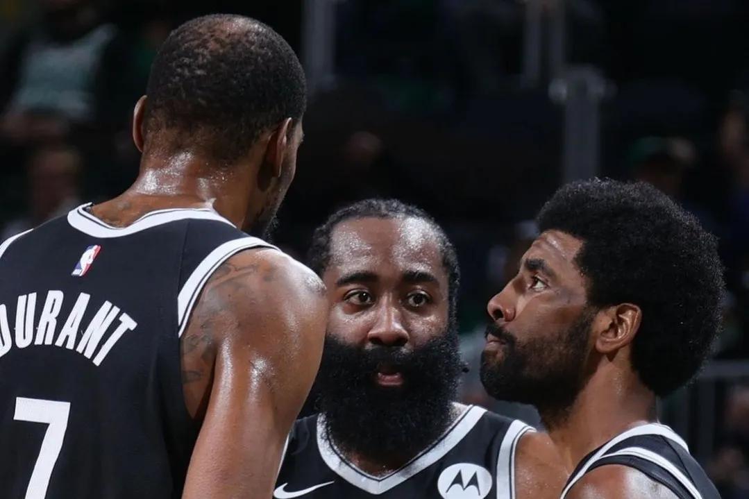 太阳队杜兰特和布克领取球衣,太阳得到杜兰特后的阵容