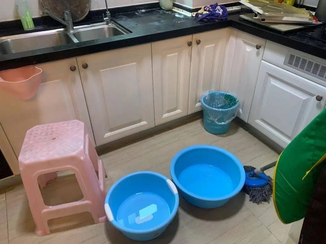 北京朝阳区厨房漏水怎么维修,北京厨房漏水漏到楼下该怎么补救