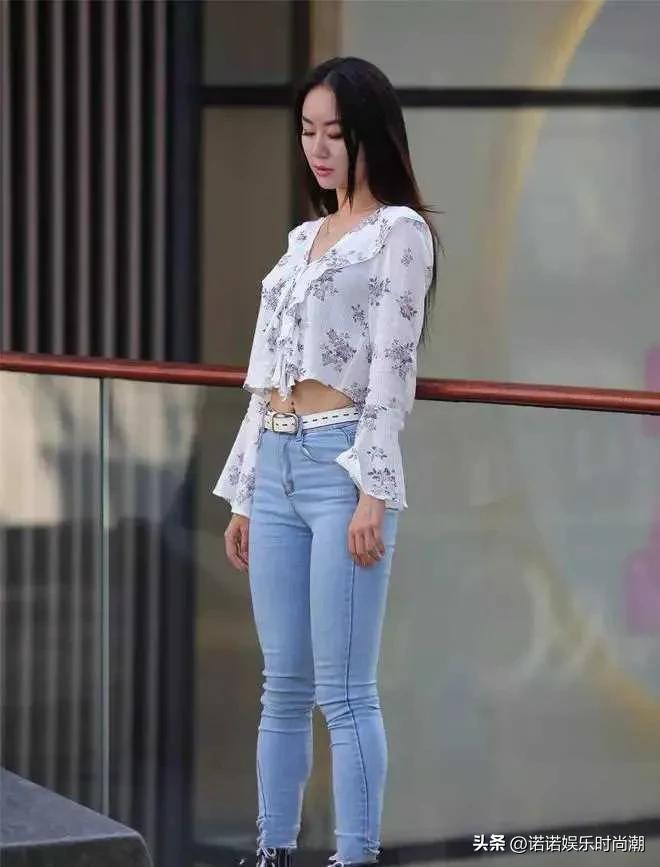 雪纺衫搭配牛仔裤穿搭图片,雪纺衫上衣搭配阔腿牛仔裤