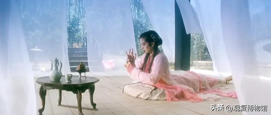 扭到你心尖上的《青蛇》