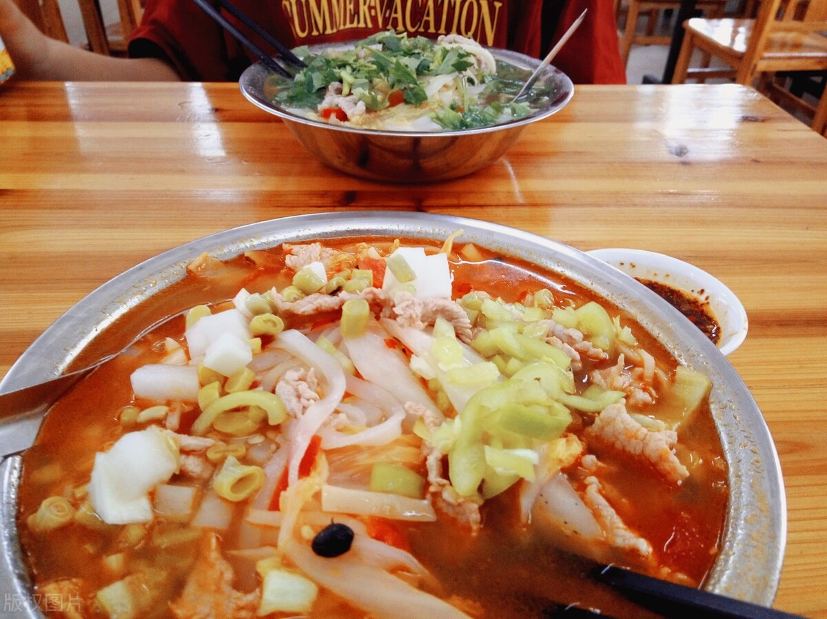 广西特色美食螺蛳粉介绍,广西除了螺蛳粉有什么好吃的特产