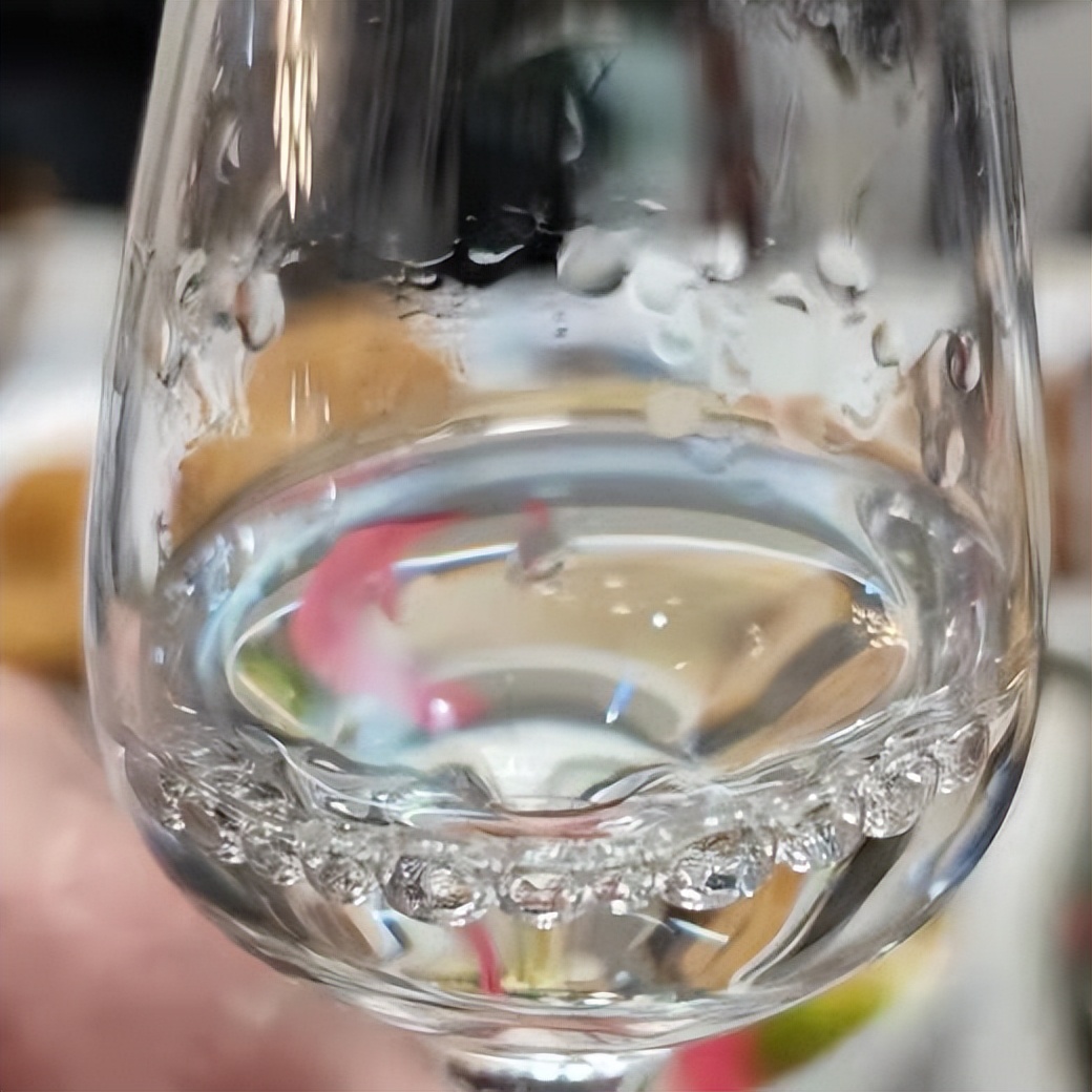 酒喝了不头疼但是口干什么原因,喝完酒头晕口干怎么缓解