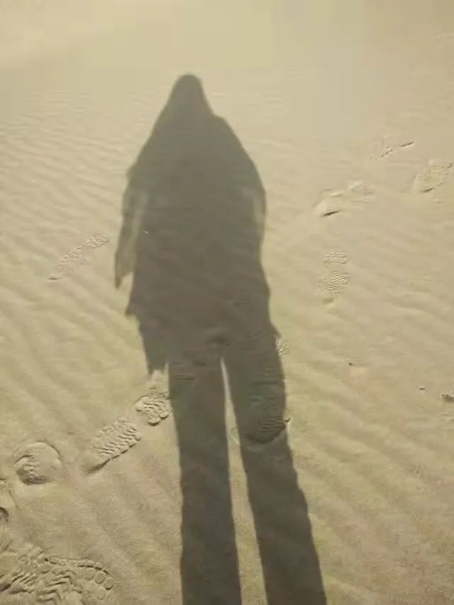 女孩小城躺平8年：每月只花500，曾被重男轻女妈妈因200元辱骂