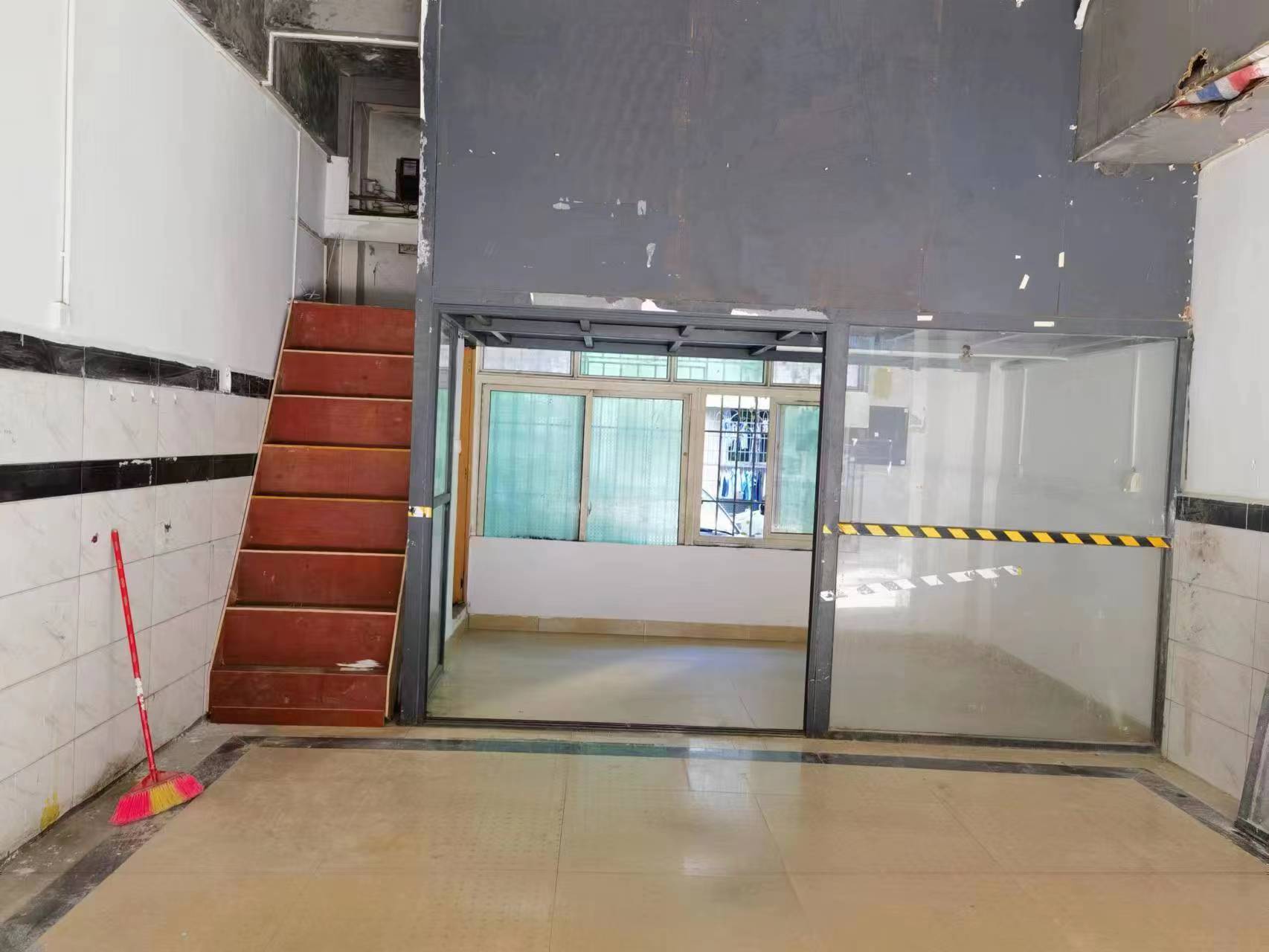 海口龙华路店铺出租,海口市龙华路万国中央