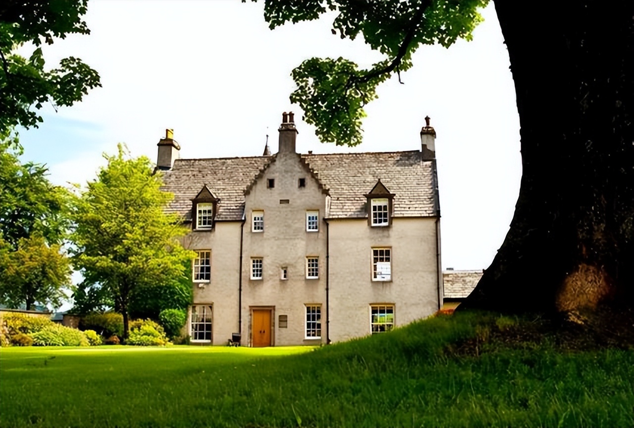 全国首个沉浸式戏剧体验中心亮相，肯德基联合飞猪推出剧本杀活动