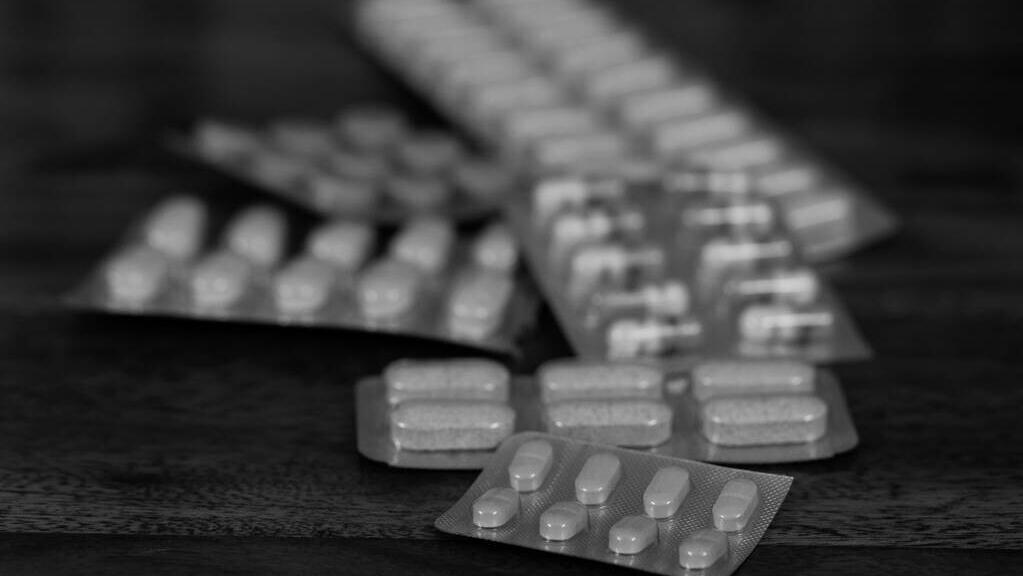 头顶头发稀少怎么变浓密药物,如何让头顶头发不稀少