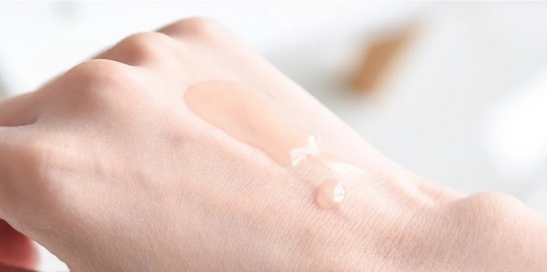 精华水到底有没有必要用,精华水鸡肋