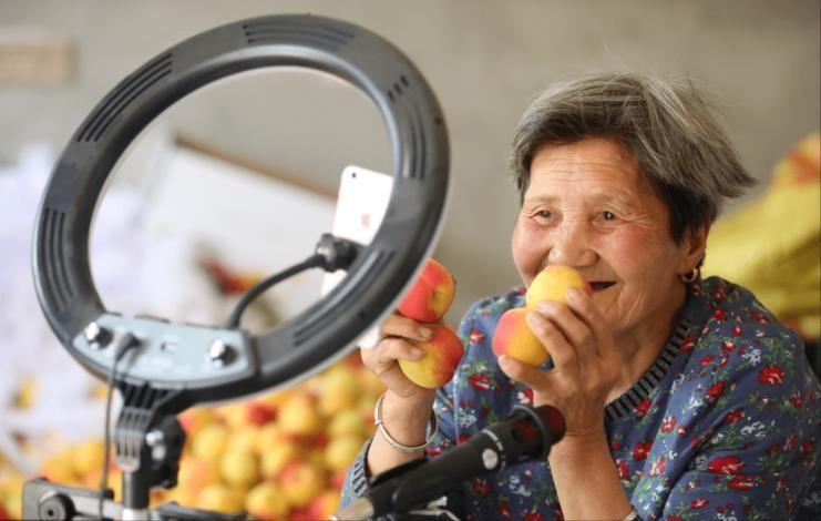 网红直播带货能在国外火起来吗,直播带货需要成为网红吗