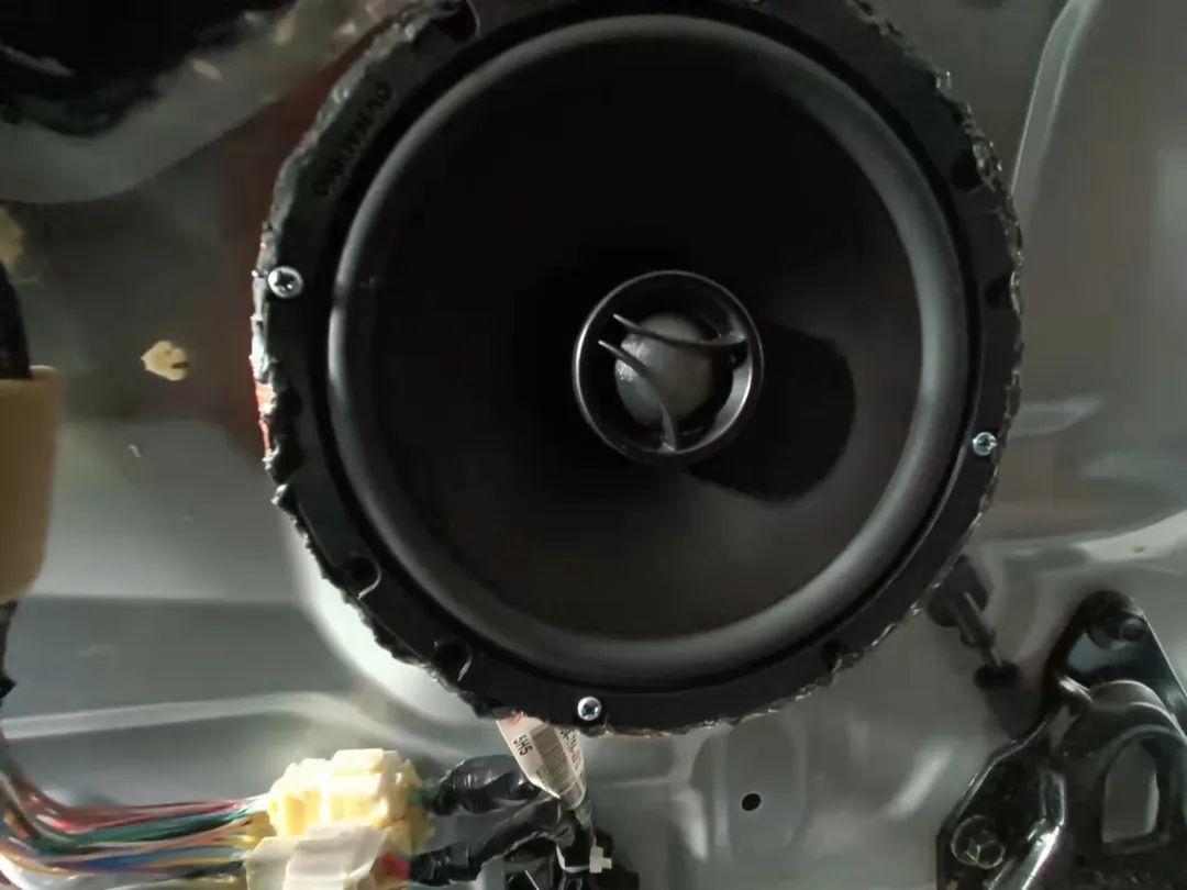 丹拿音响和艾力绅哪个音响好,丹拿三分频汽车音响艾力绅