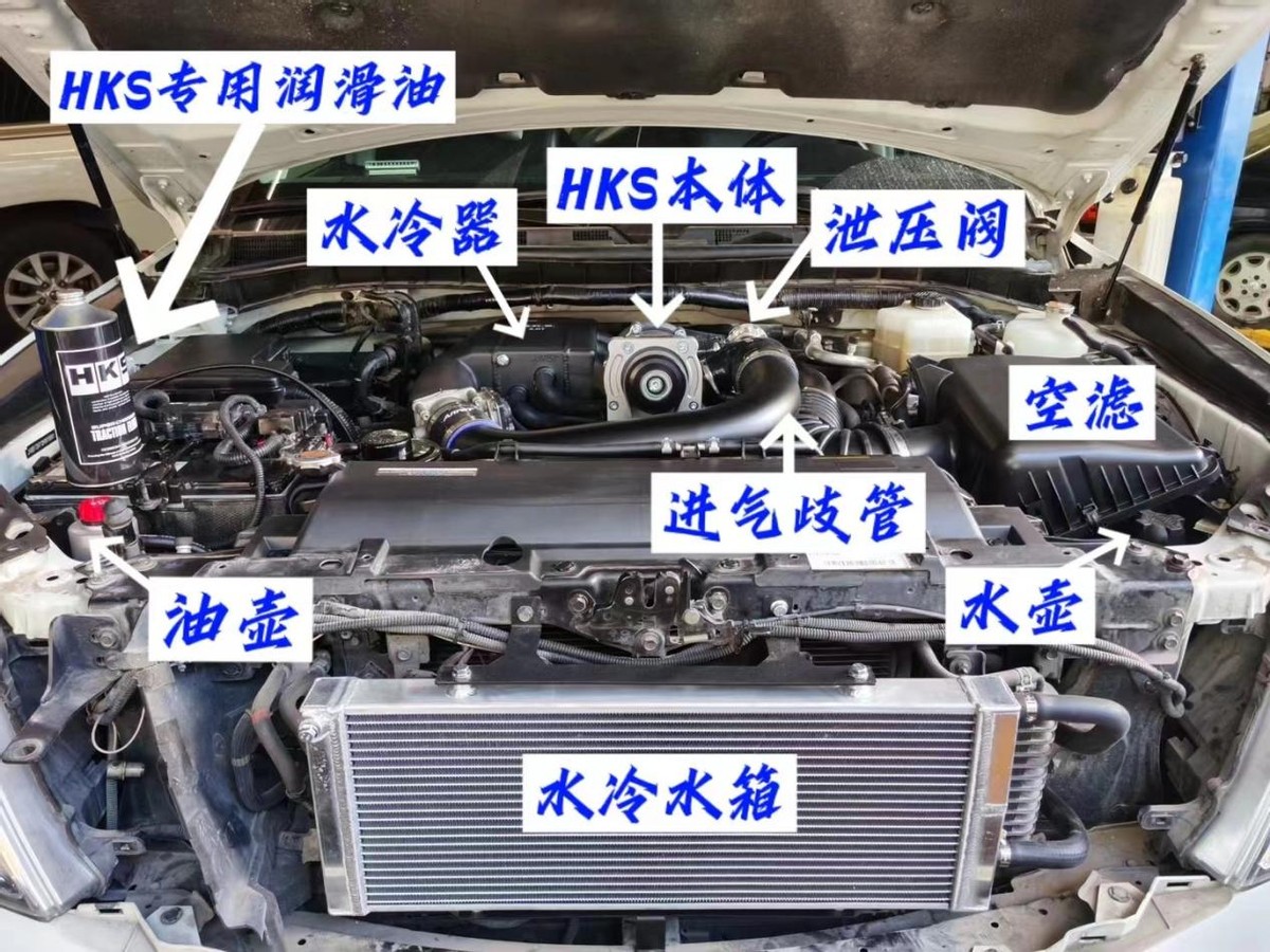 手握方向盘越野视频,途乐沙地穿越