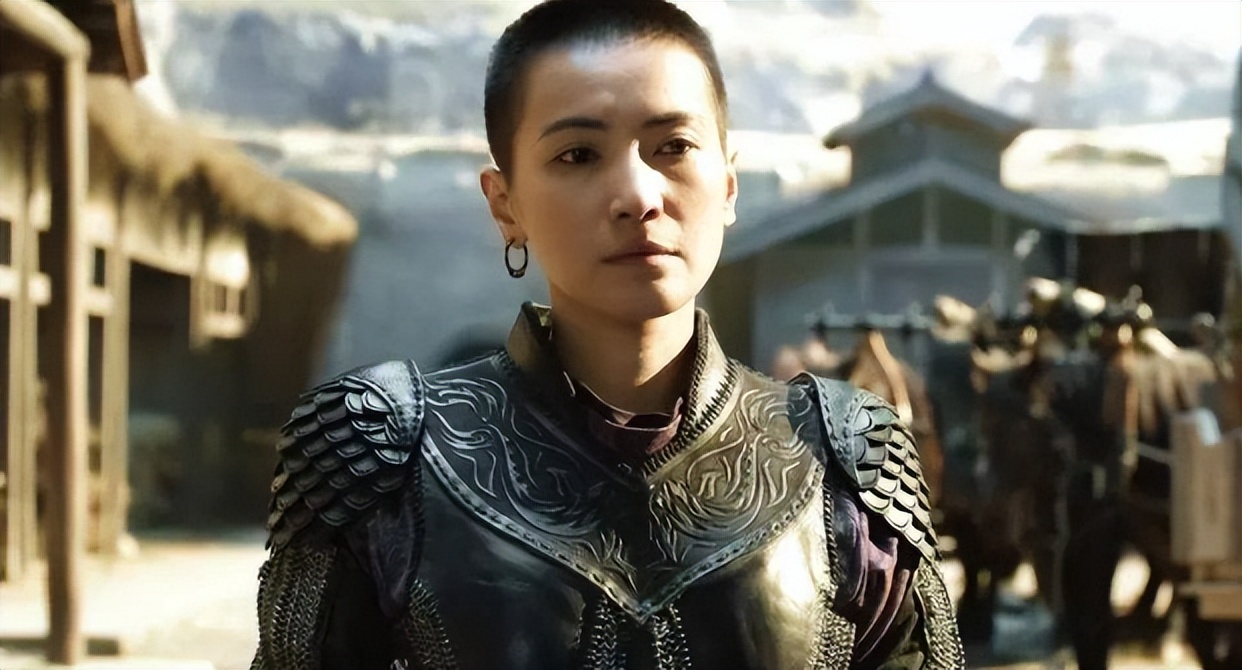 漂亮书生鞠婧祎女扮男装惊艳全场,鞠婧祎女扮男装头发散开看呆众人