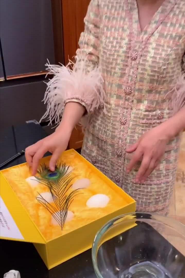 鲍鱼家姐豪宅面积,鲍鱼家姐身价上亿