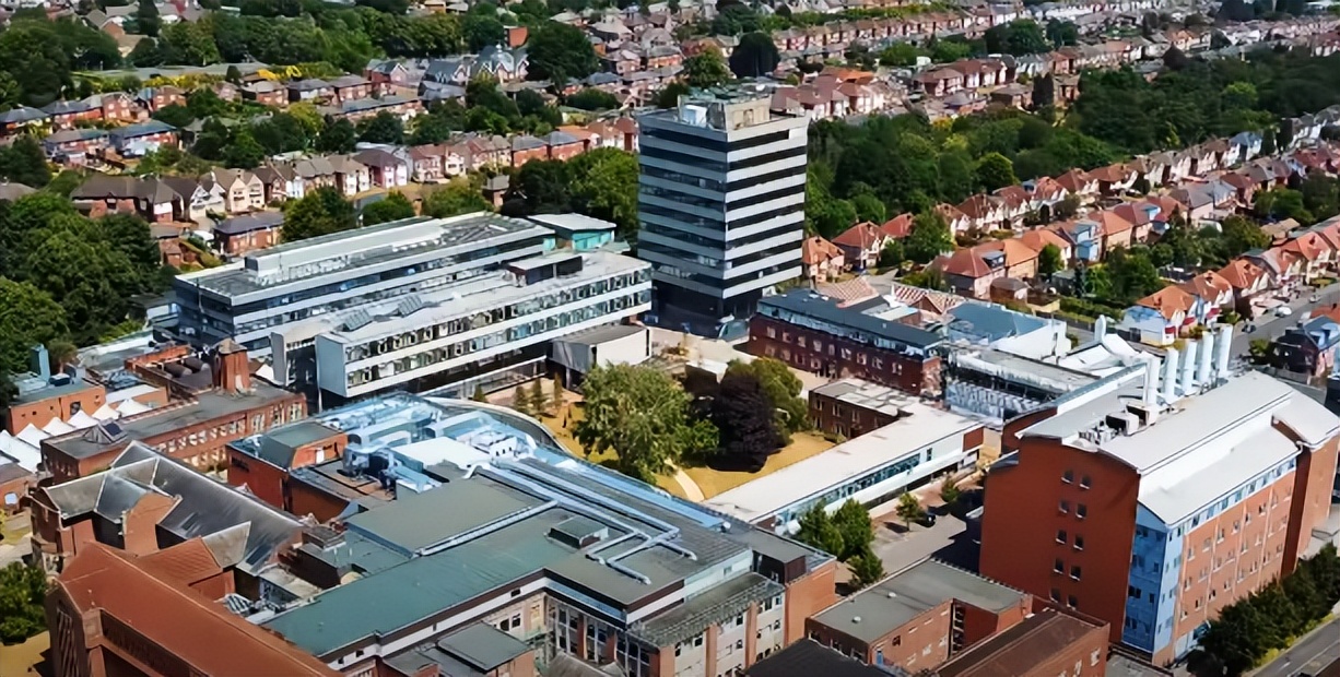 英国南安普顿硕士留学一年费用,南安普顿大学研究生留学一年费用