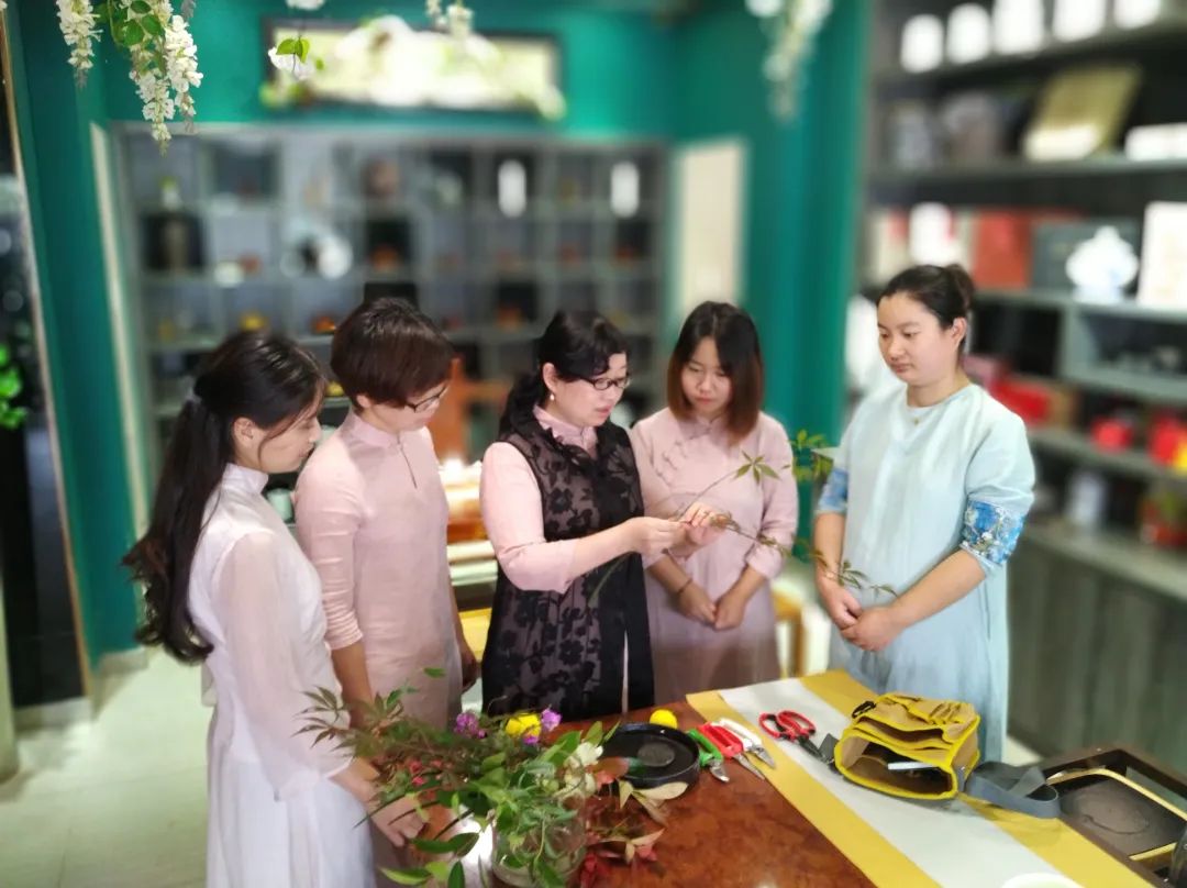 花与茶联合经营——这家500平方米的大花店,做出了一年超千万元营业额