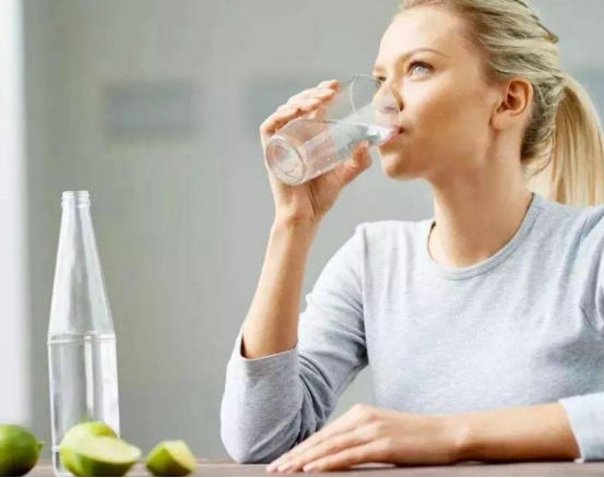 奥美拉唑一停药胃酸怎么处理,奥美拉唑一停药就胃胀复发