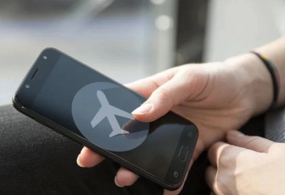 手机关机跟飞行模式有什么区别,手机开飞行模式和关机有什么区别