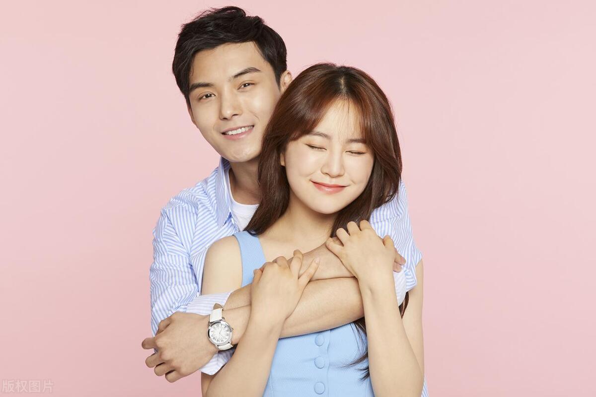 男人肯送你三样东西说明真的爱你,真正爱你的男人会主动送你礼物