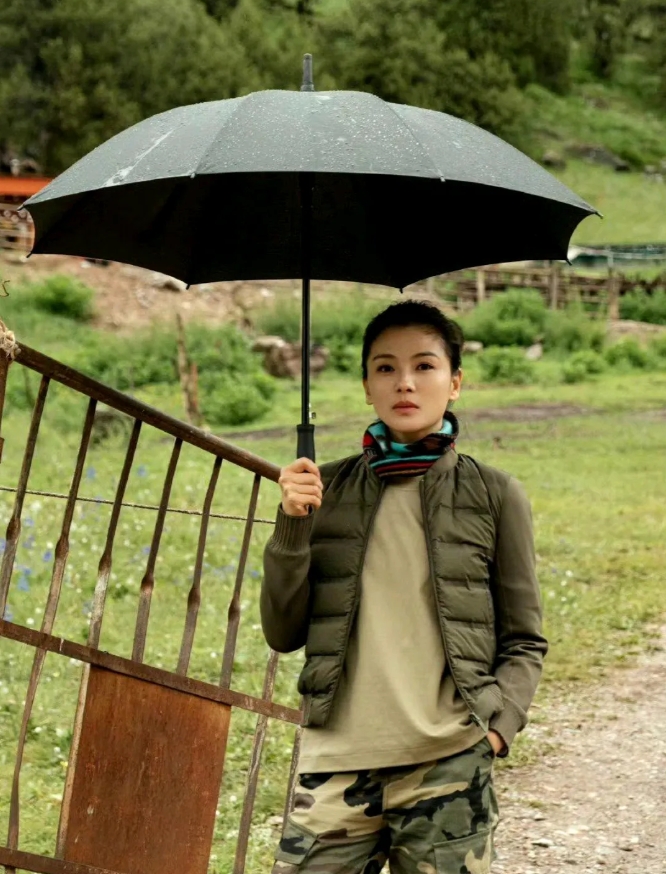 刘涛穿军装,媒体评胡歌刘涛“手纸之争”