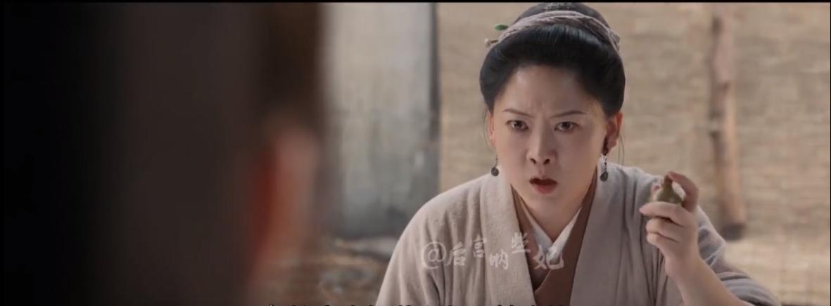 6岁女孩遭亲生母亲虐待,6岁女孩被父母虐待新闻