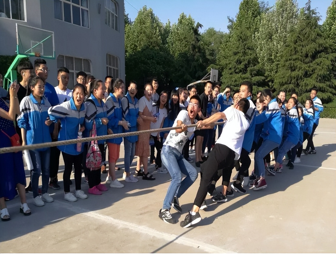 体育活动意外受伤谁负责,学校运动场意外受伤谁负责