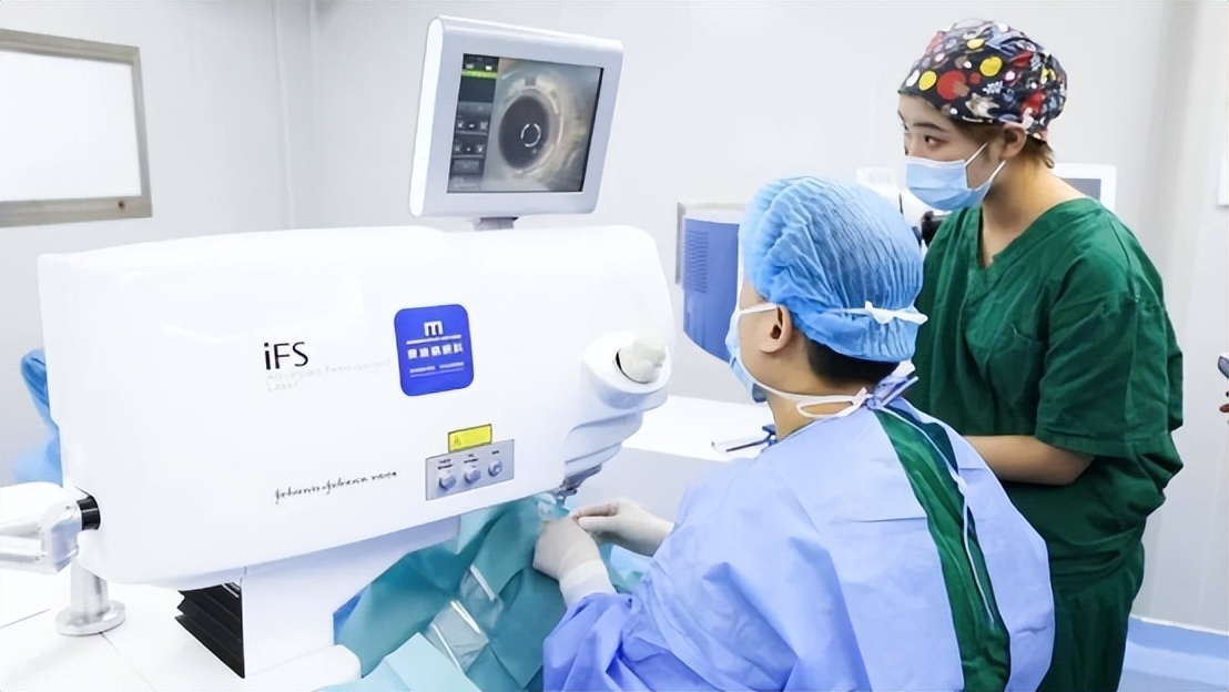 飞秒激光眼科,飞秒激光的眼科应用原理