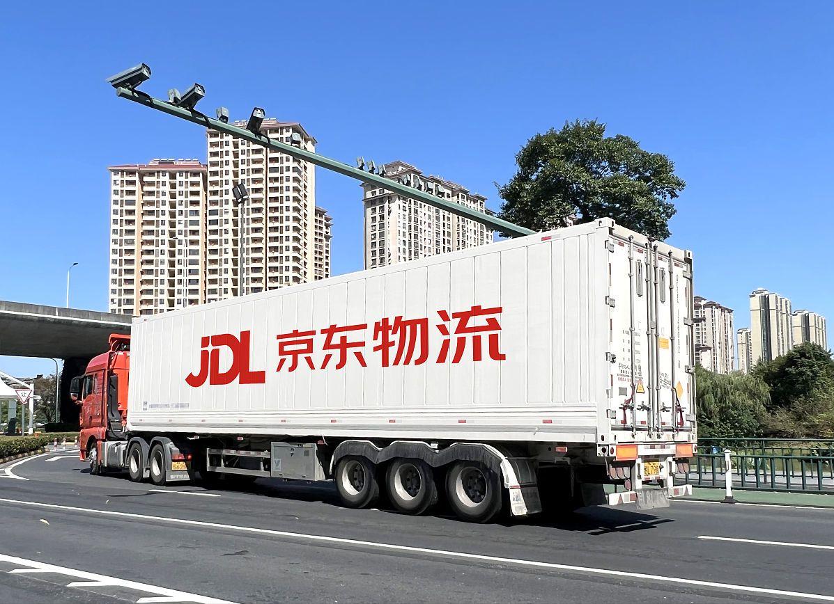 刘强东京东四问4答,刘强东回溯京东18年积淀与成长