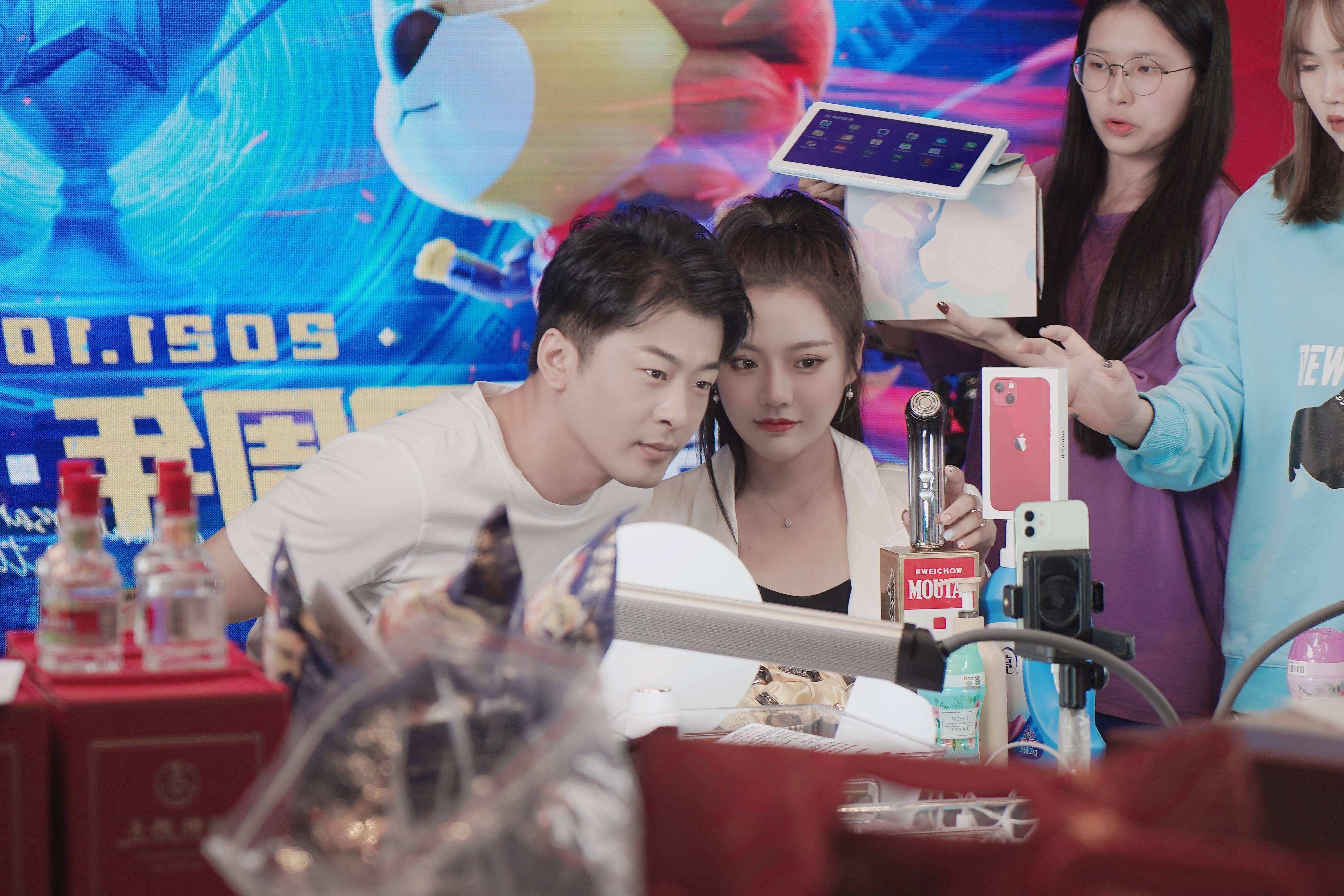 直播平台一般是靠什么挣钱,直播带货那么便宜怎么赚钱