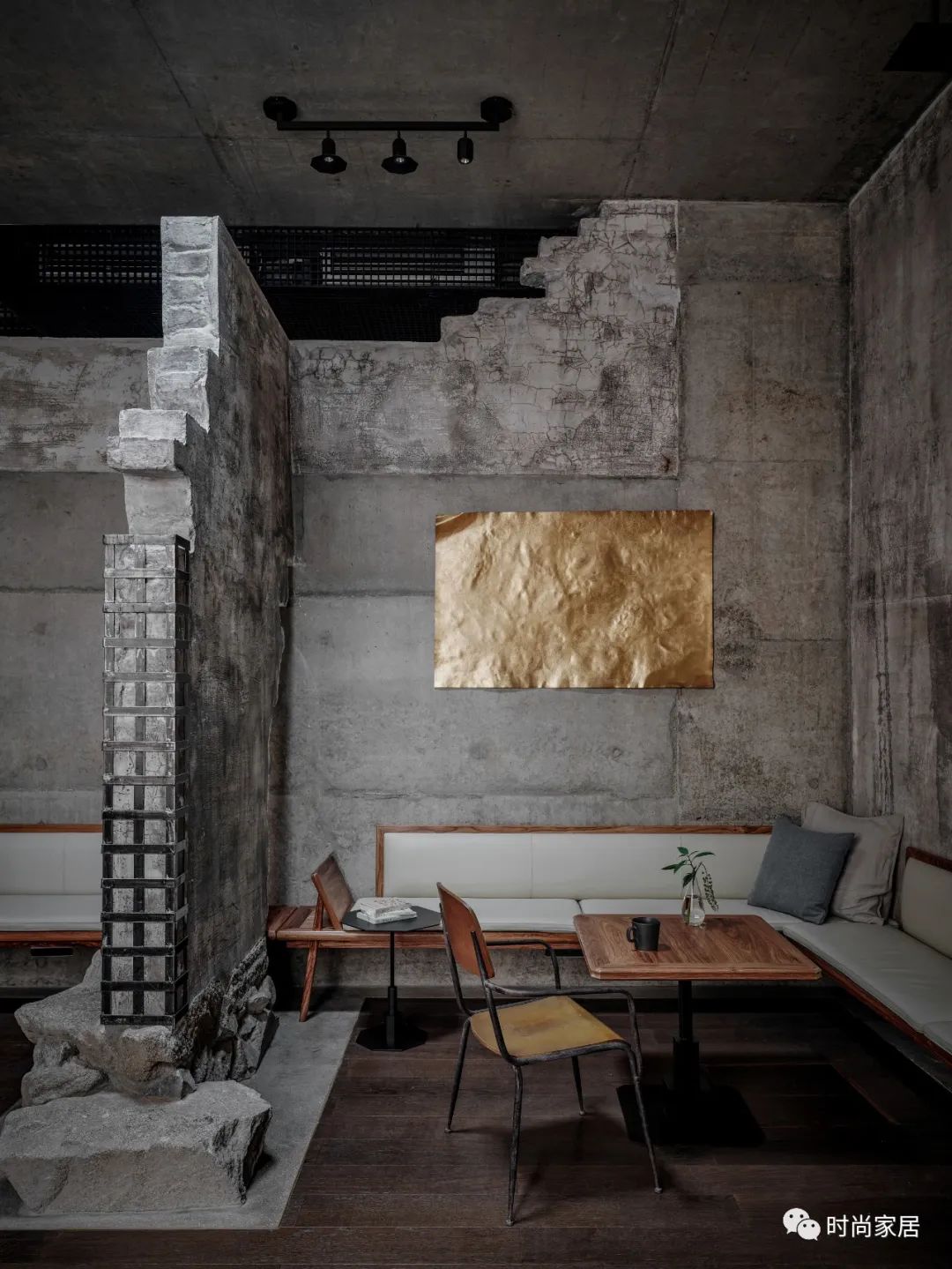 明代老建筑,他买下了一座废弃很久的古宅