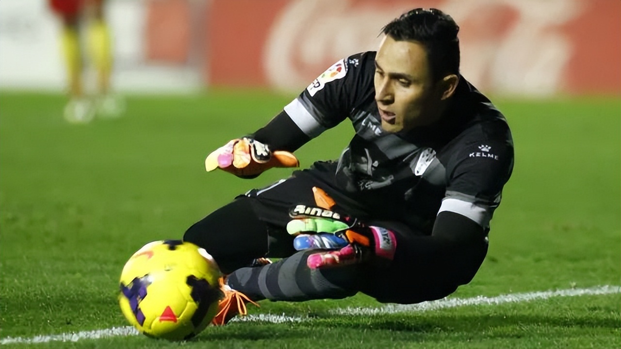 纳瓦斯面对曼城失球,纳瓦斯被嫌弃