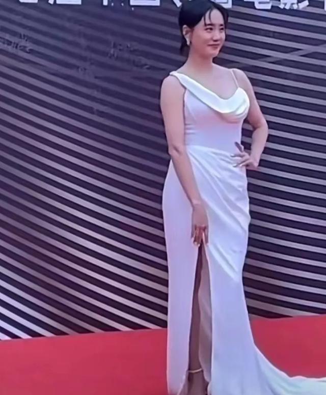 宋轶赵丽颖最新剧照,赵丽颖拍戏毛孔太抢镜