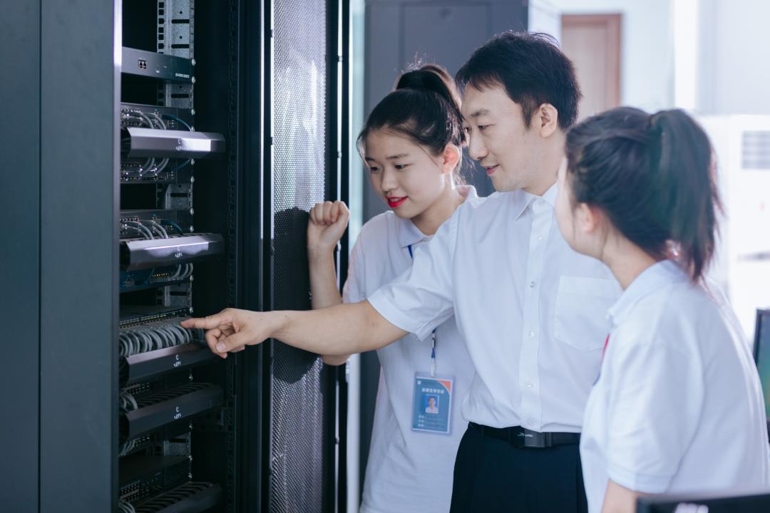 成都现代职业学校,成都市现代职业技术学校好吗