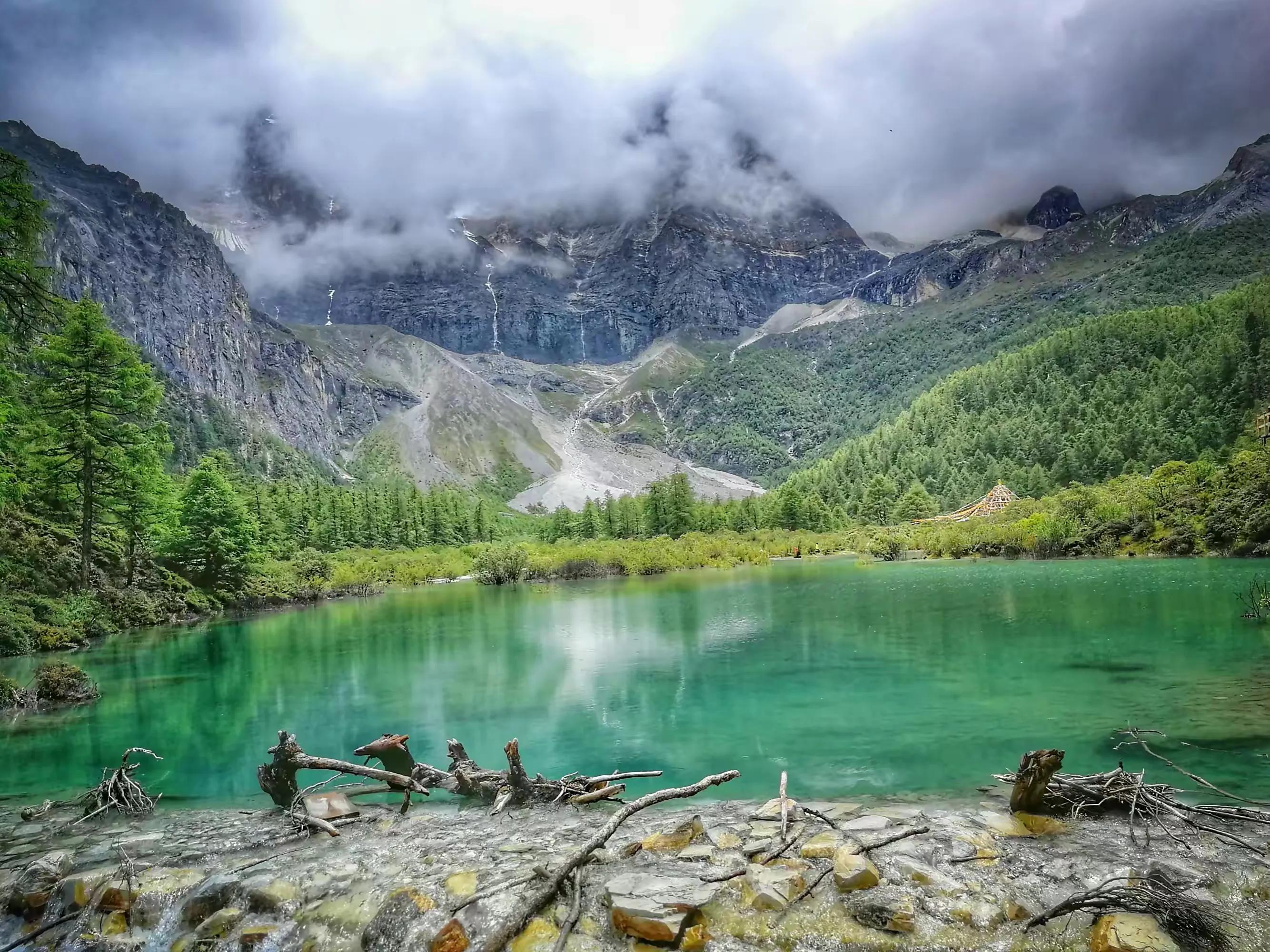 出门旅行必备物品清单充电宝,出门旅行必备物品清单网上购买