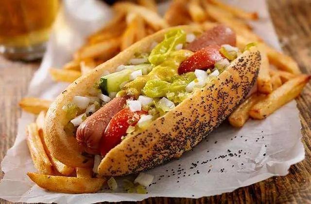 美国菜汉堡,吃炸鸡汉堡和薯条美国