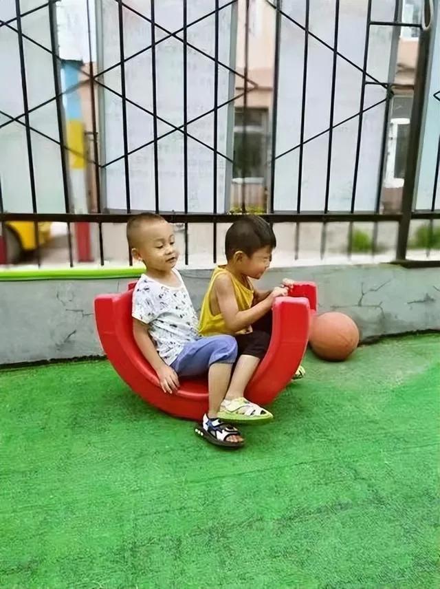 孩子虚荣心太强怎么办,孩子有虚荣心家长应该怎么去解决