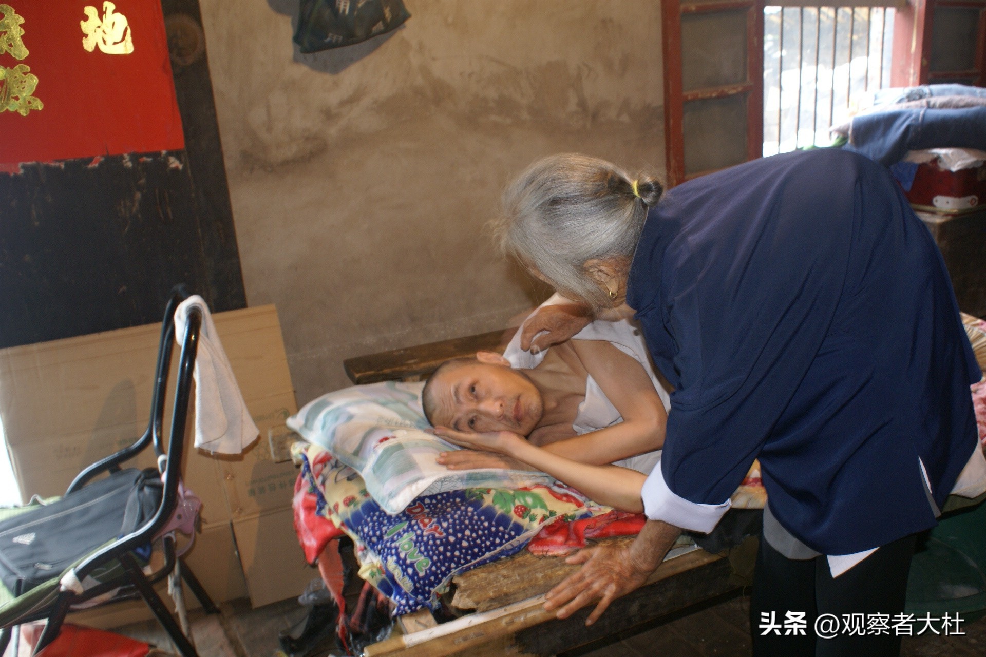 一个刚出生就被医院判死刑的婴儿，救还是不救？让父母崩溃的选择