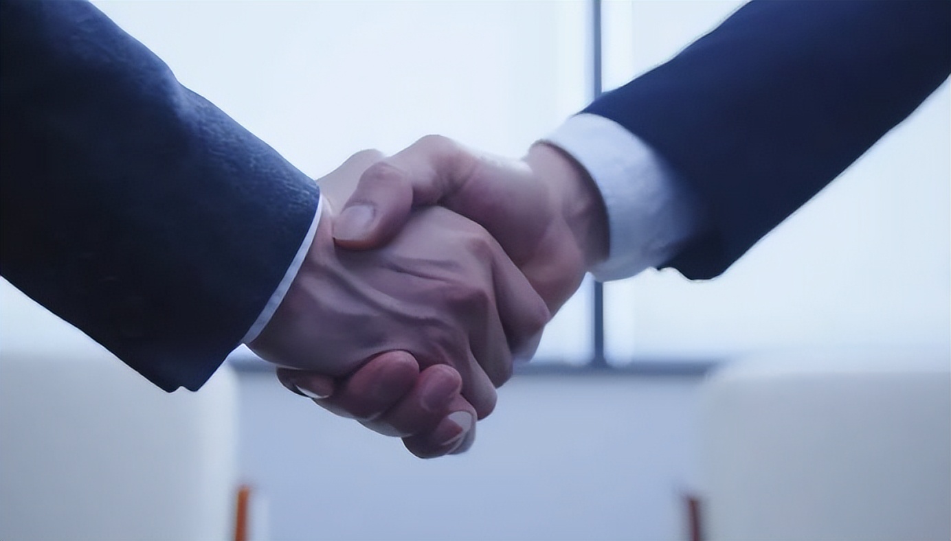 美女老板俞优静：卷走1.5亿逃往非洲，只因弟弟嗜赌如命？终覆灭