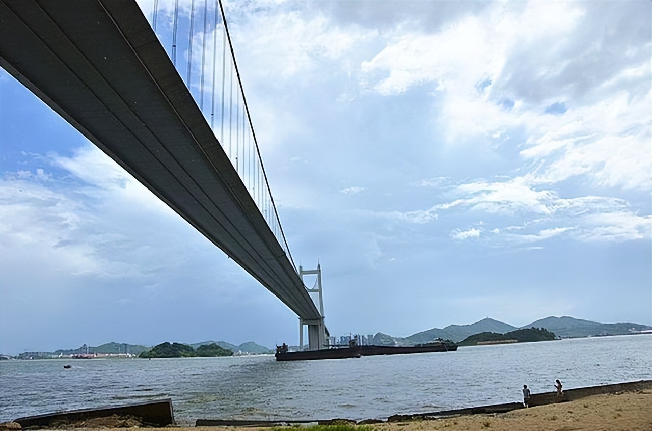 虎门大桥日均收入,虎门大桥每日车流量多少