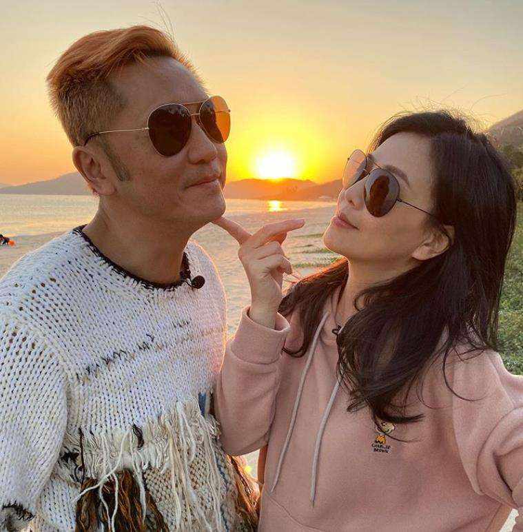 被骂自私又无知！著名港星晒宠物神器遭狂轰，为自家犬使用驱狗器