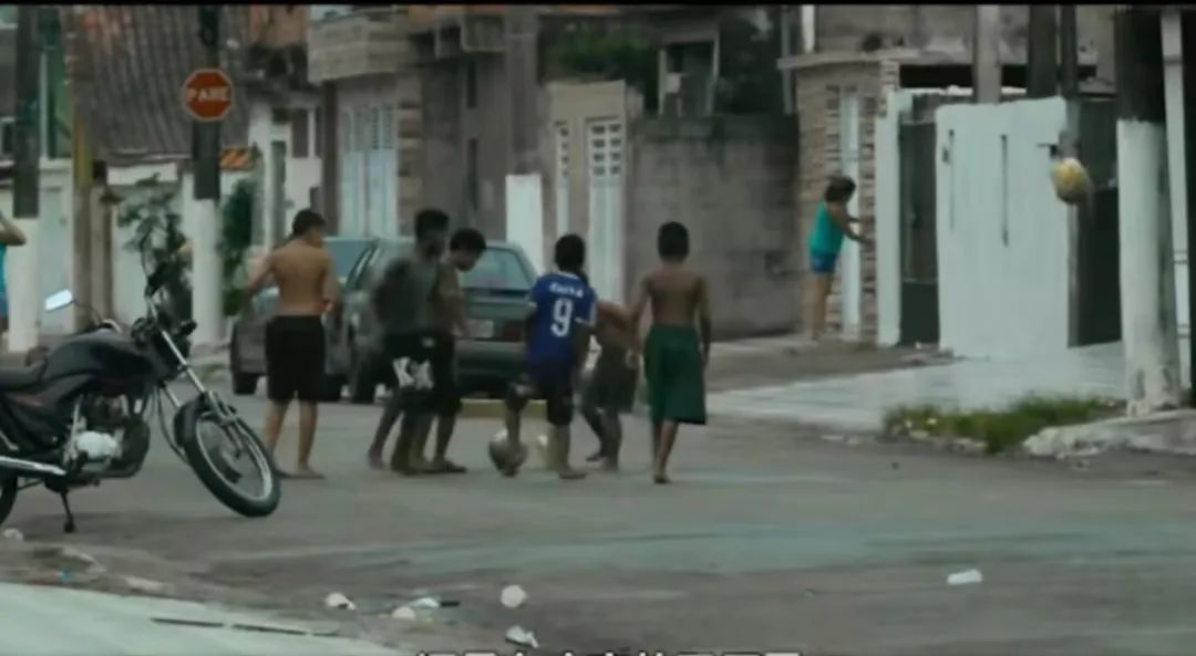 莫德里奇放羊娃视频真的吗,莫德里奇从战火中走来足球记忆