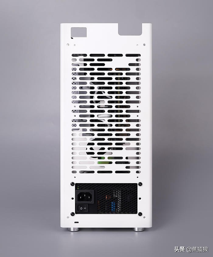 12600K+STRIXB660-I+RTX3060，AKLLAA5立式ITX机箱装机展示