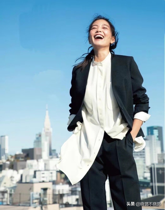 微胖女生穿搭紧上衣,上松下紧的穿衣风格微胖秋季