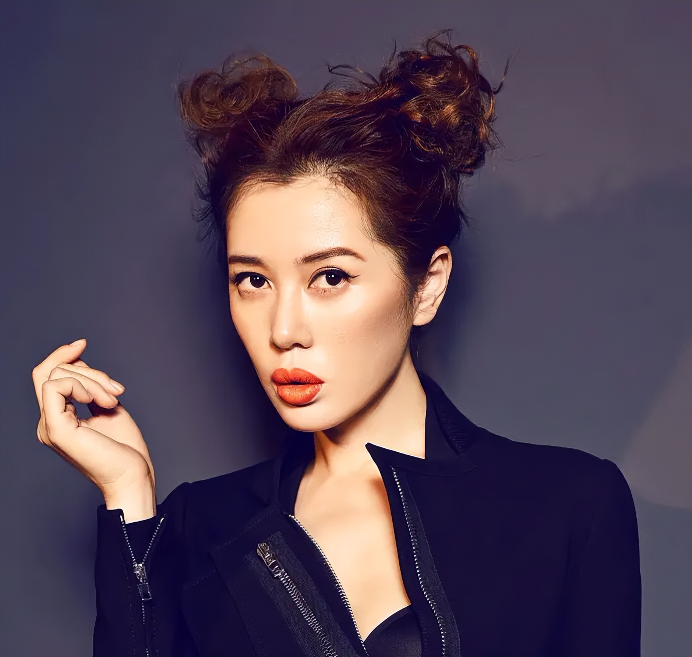 事实证明，“丰唇女神”余男的成功，靠的不是男人，而是自己