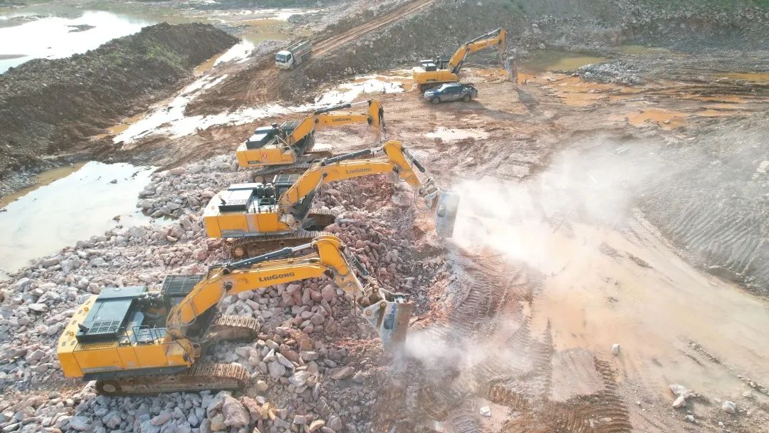 专业卖柳工挖掘机,柳工挖机武汉